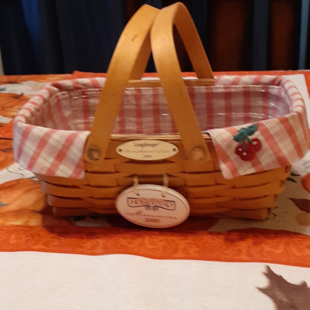 Preowned 2000 Longaberger Woven Memories basket